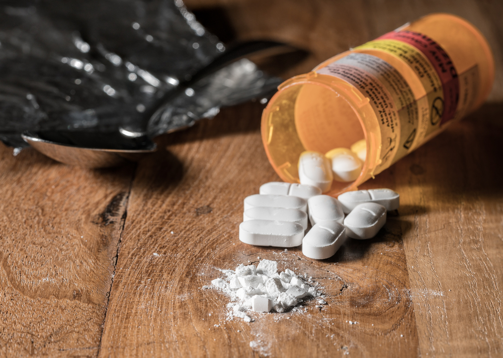 Non-oral use of prescription opioids doubles risks of death 
